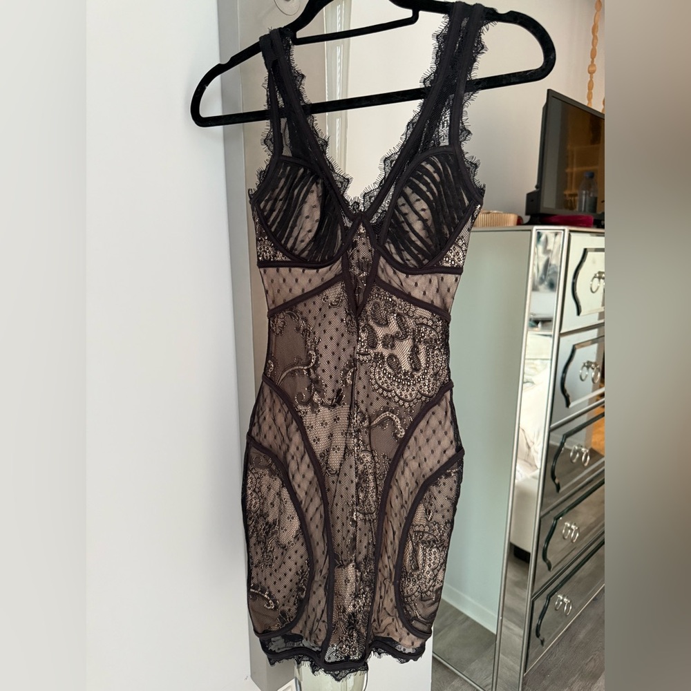 VINTAGE BEBE Black & Nude Lace Dress. Stunning!🔥